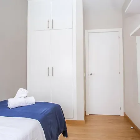 Al46 - Moderno Playa Fenals Apartment